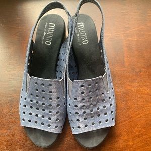 Munro Sling Back